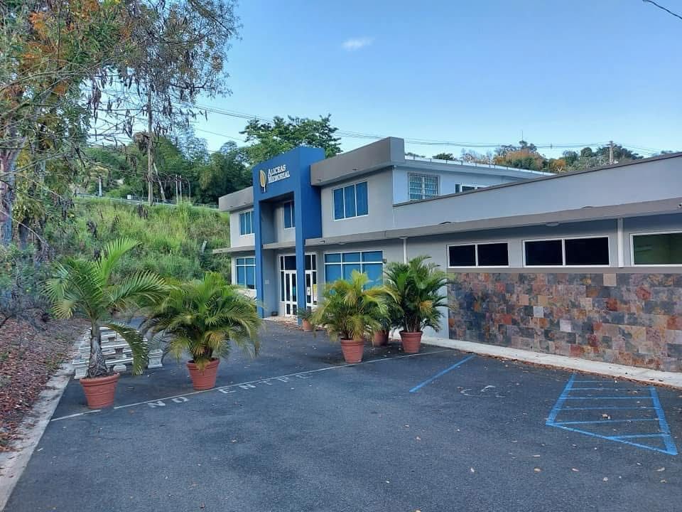 Alicea's Memorial Naranjito - Exterior View